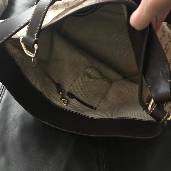 Dooney & Bourke shoulder bag- awesome shape - Picture 3 of 6